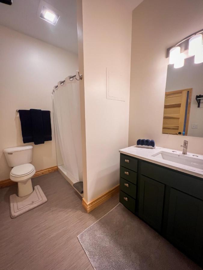 Goldfinch Suites Elkader Eksteriør billede